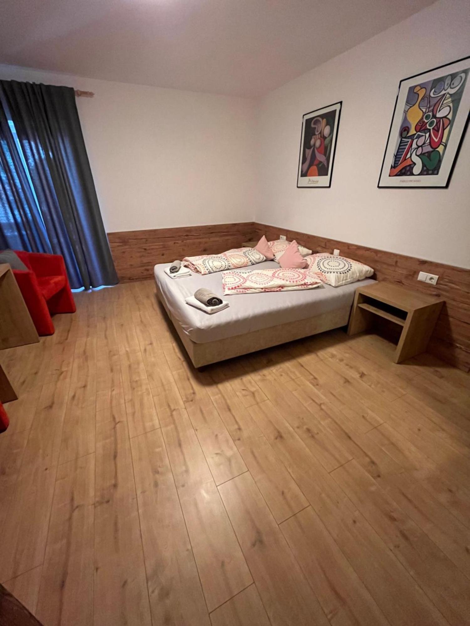 Hotel Krone Morter Ngoại thất bức ảnh